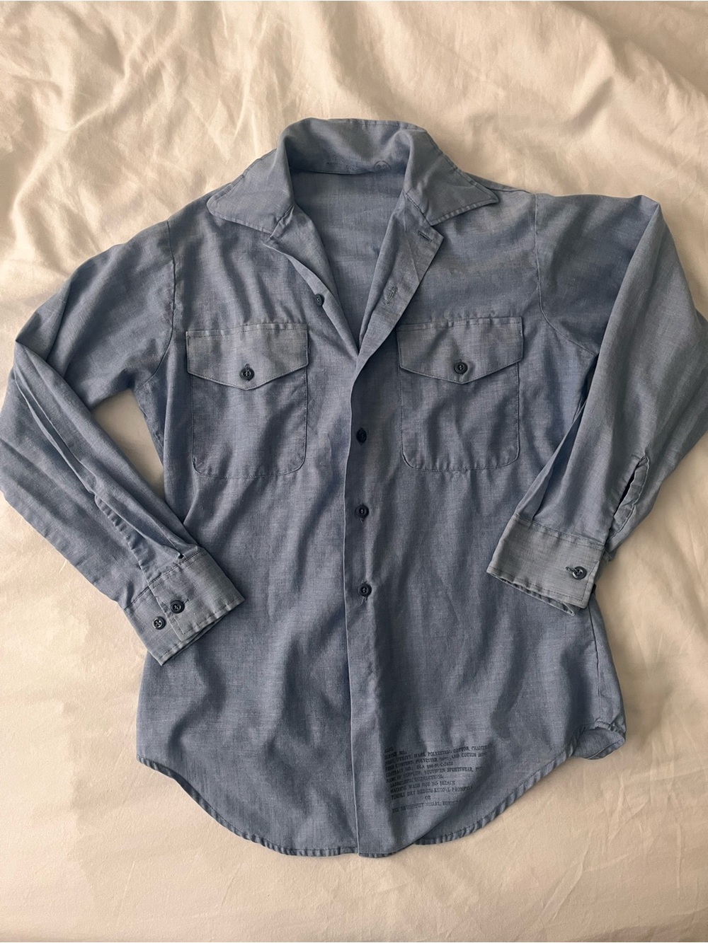 Vintage blue chambray lightweight button down shirt